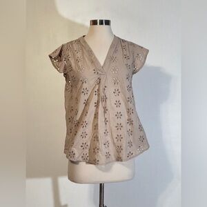 CeCe Taupe Eyelet V-Neck Flutter Sleeve Blouse